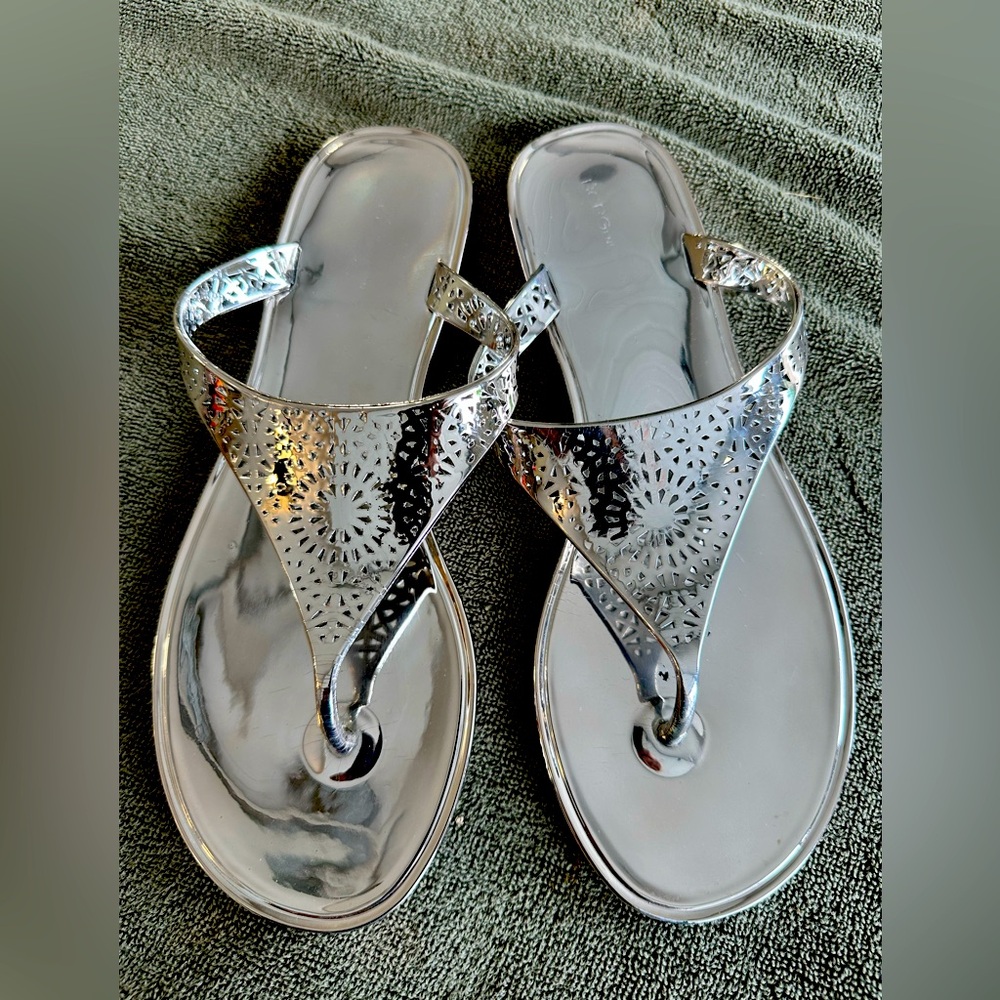 BCBGeneration sandal, size 7, silver